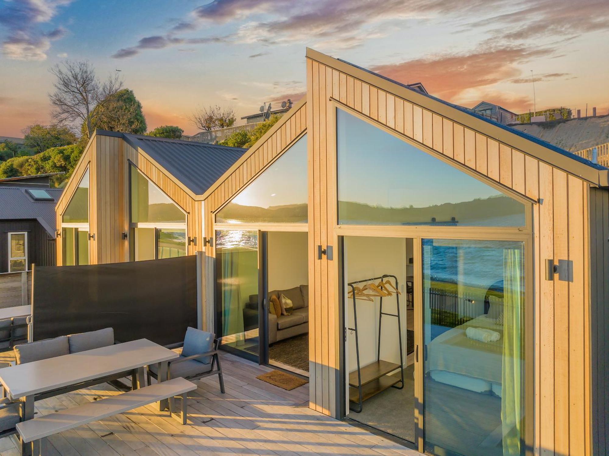Absolute Lakefront House Taupo Exterior photo