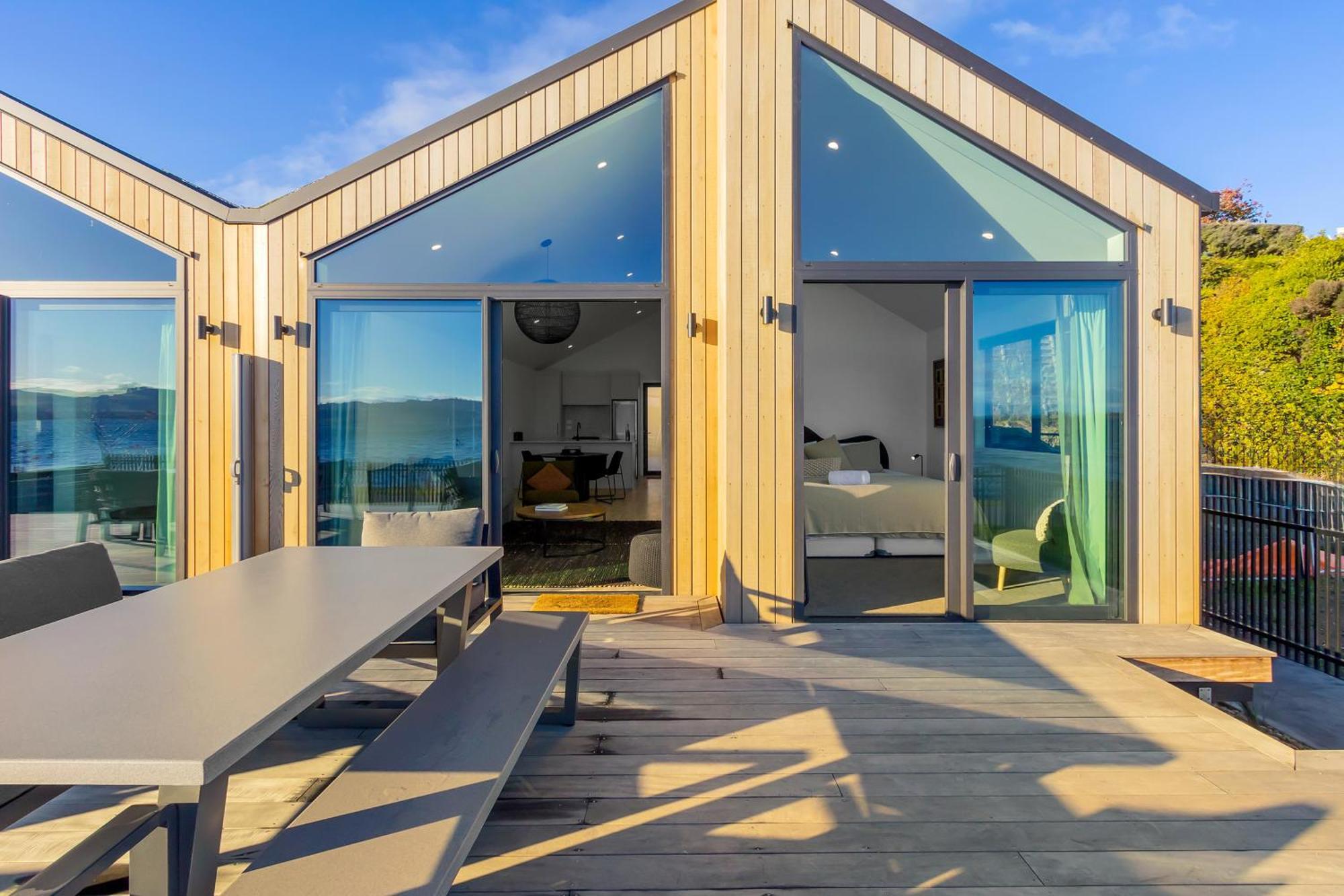 Absolute Lakefront House Taupo Exterior photo